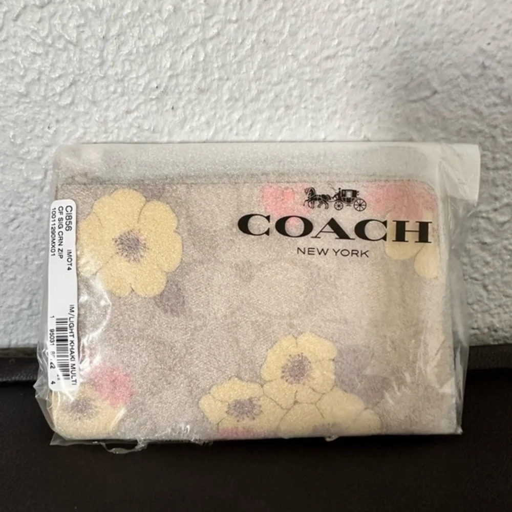 NWT COACH CORNER ZIP WRISTLET IN SIGNATURE CANVAS WITH‎ FLORAL CLUSTER PRINT